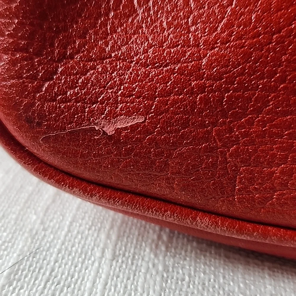 Used‎ tomatoes red shoulder bag